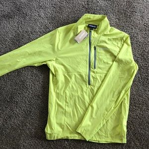 NWT MENS Patagonia Lightweight jacket